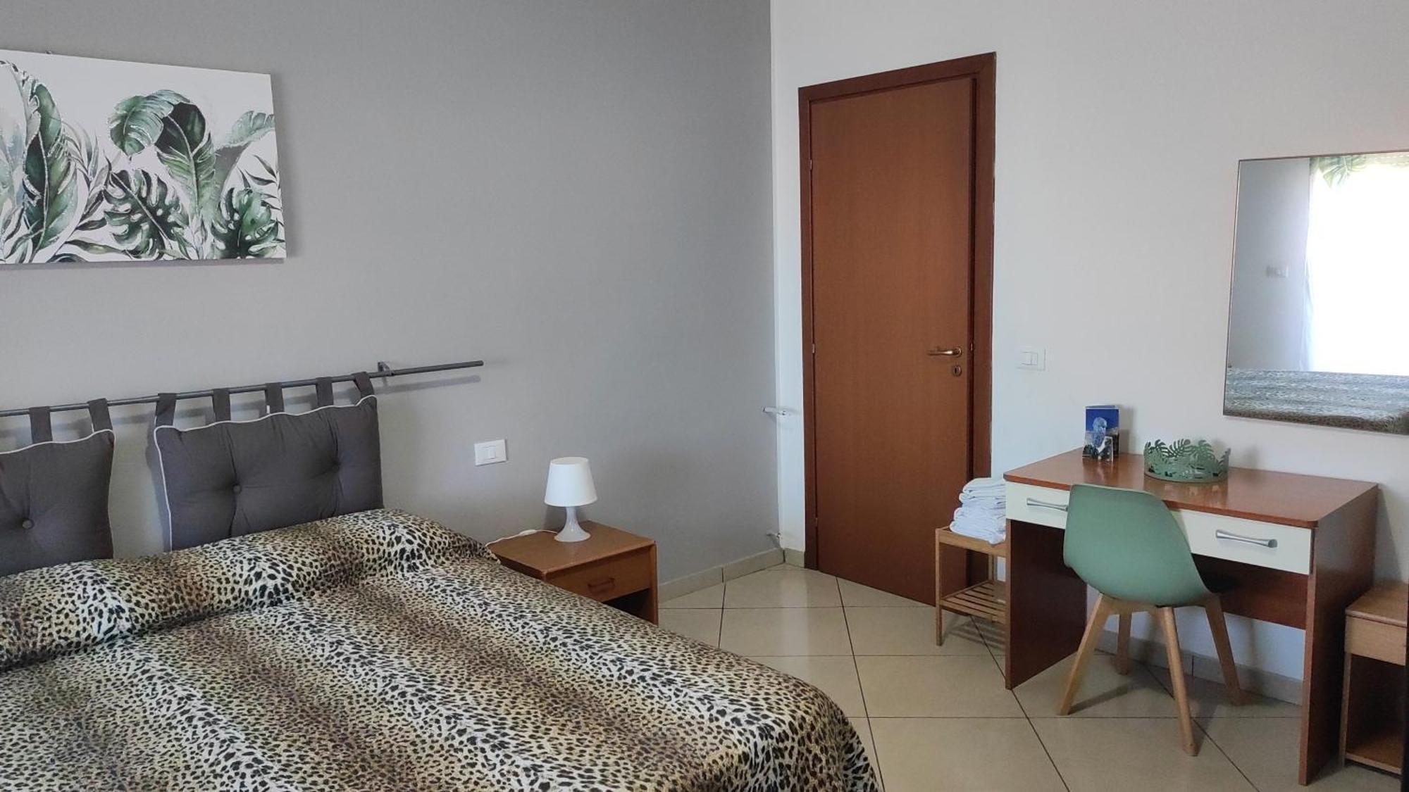 Bed And Breakfast Oasi Reggio di Calabria Ruang foto